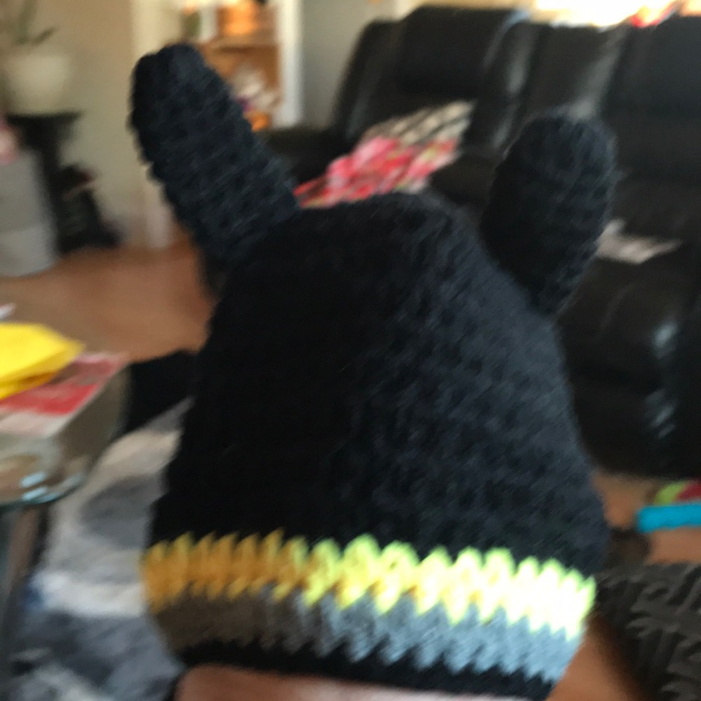 Brand new Batman hat and cape - Picture 3 of 4